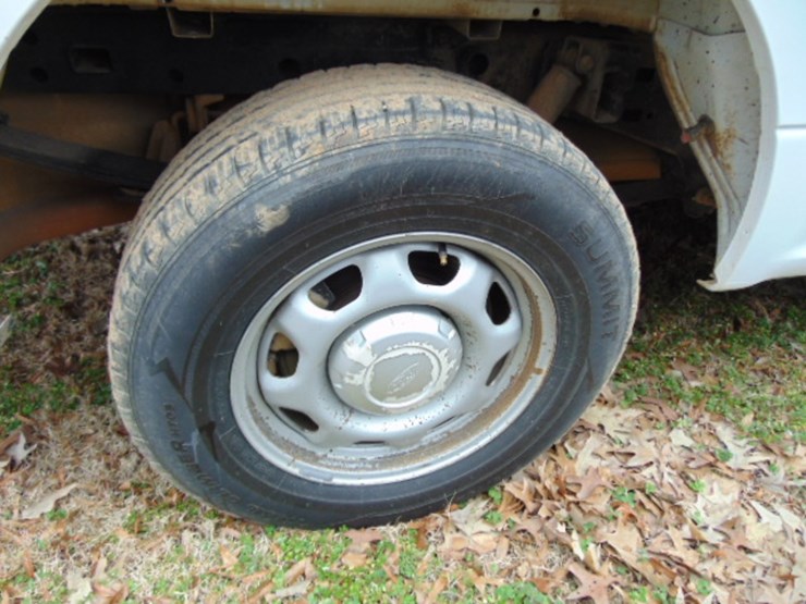 2017-ford-f150-xl-image-3