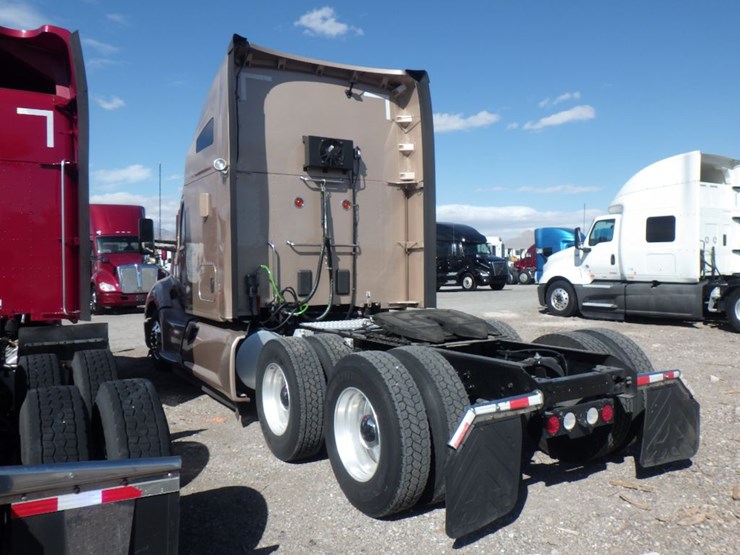 2020-kenworth-t680-image-13