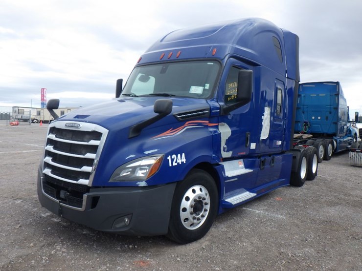 2019-freightliner-cascadia-126-image-1
