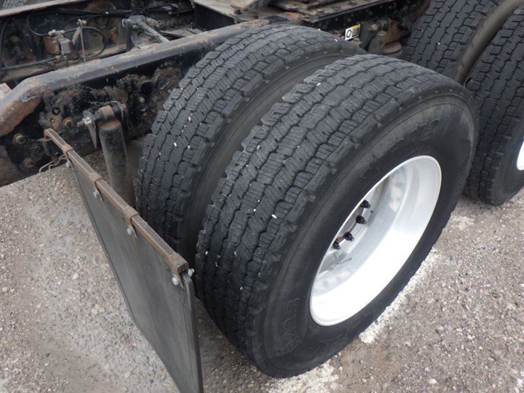 2015-kenworth-t680-image-10