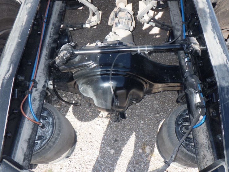 2024-freightliner-cascadia-126-image-11