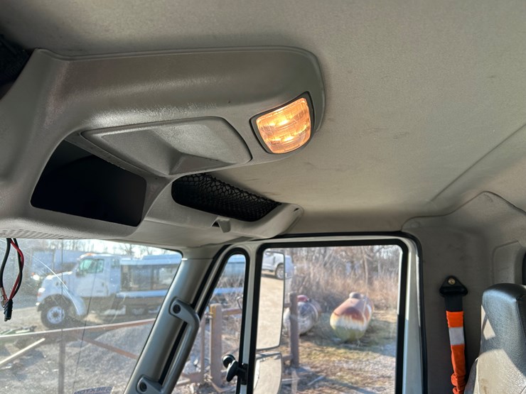 2013-international-durastar-4400-image-105