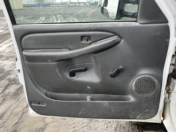 2006-chevrolet-silverado-3500-image-24