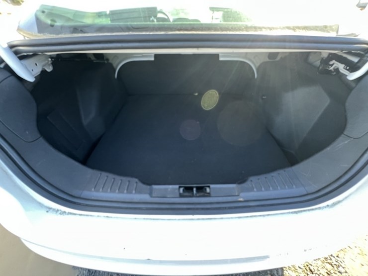 2014-ford-focus-sedan-image-19