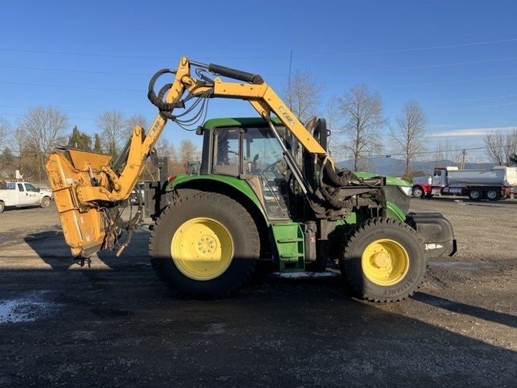 2015-john-deere-6125m-image-3