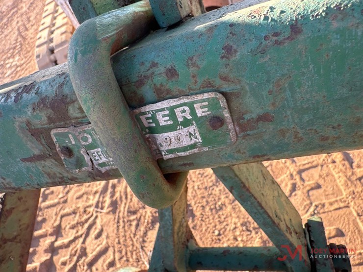 john-deere-12-image-6