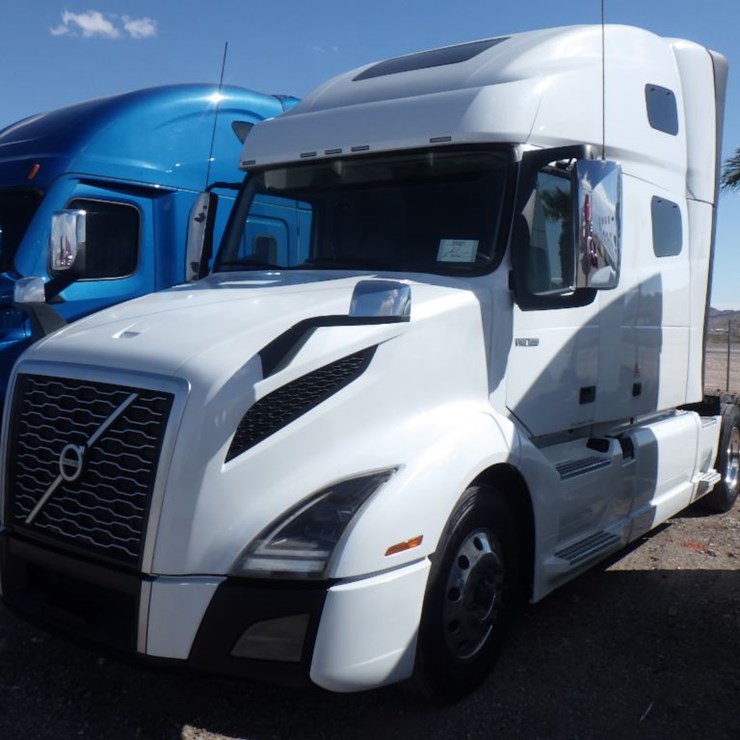 2021 VOLVO VNL 760
