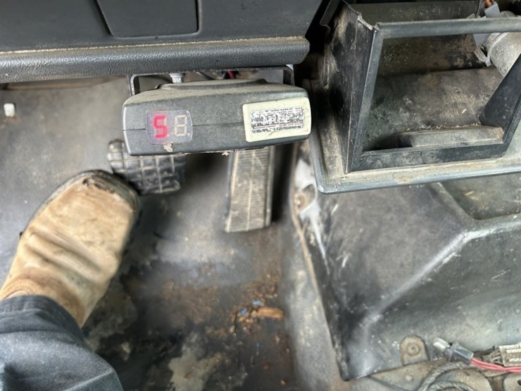 1997-chevrolet-c6500-chip-truck-image-28