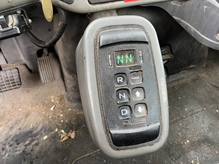 2012-international-570-image-26