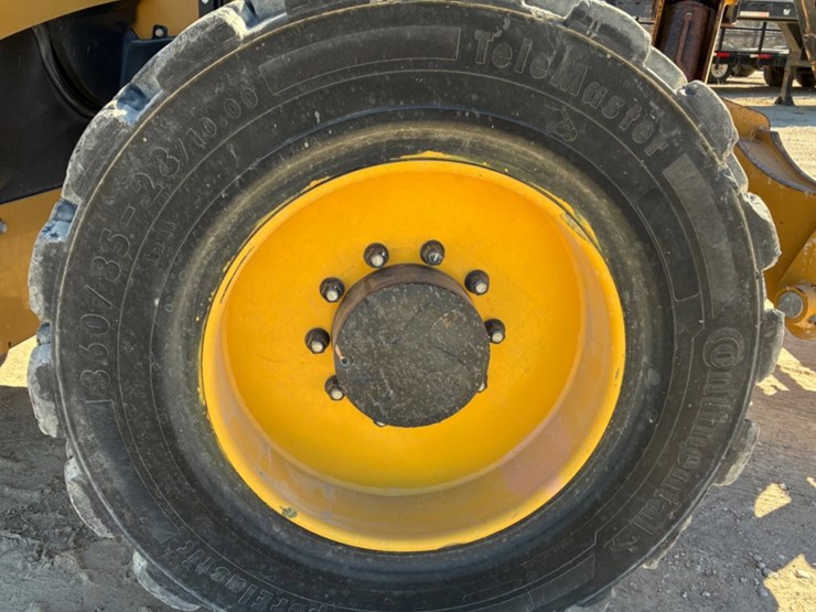 2020-caterpillar-tl1255d-image-9