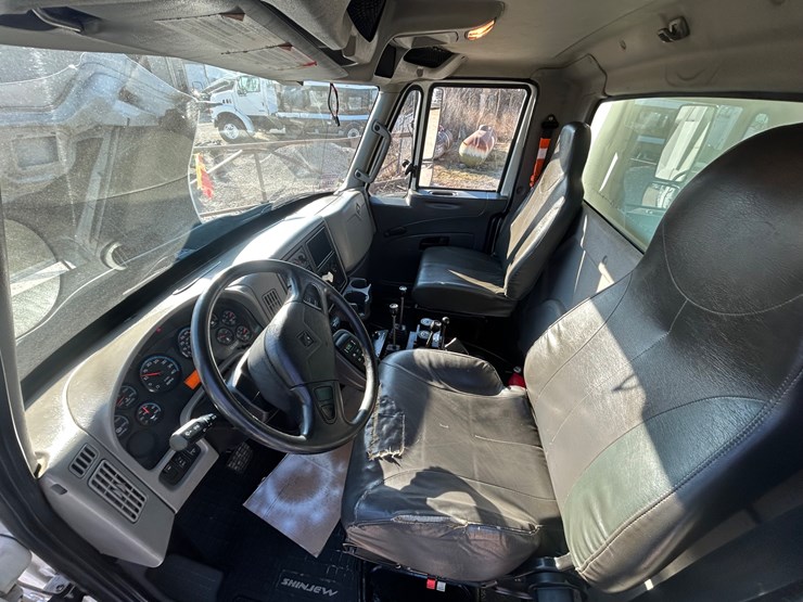 2013-international-durastar-4400-image-107