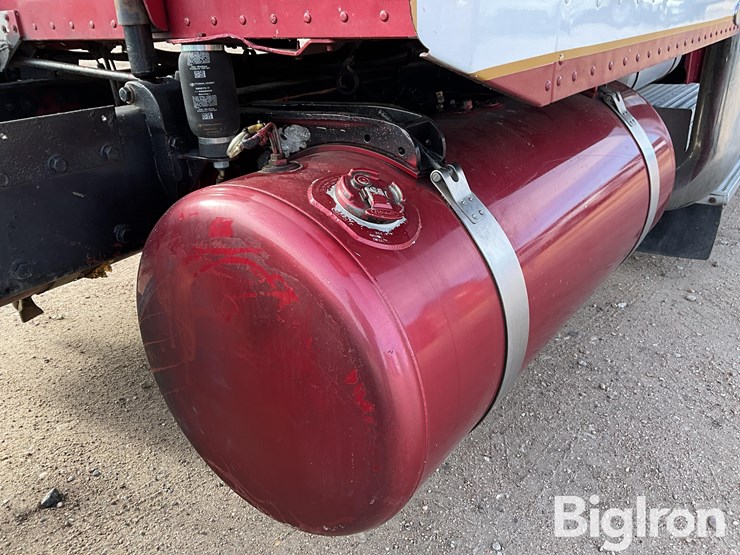 2006-peterbilt-379-image-9