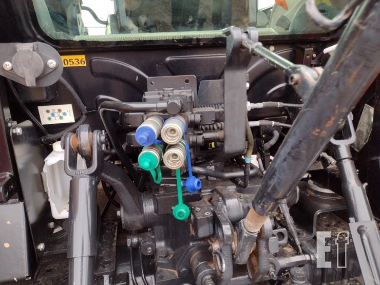 case-ih-farmall-95a-image-24