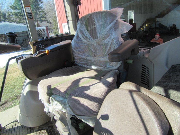 john-deere-7520-image-39