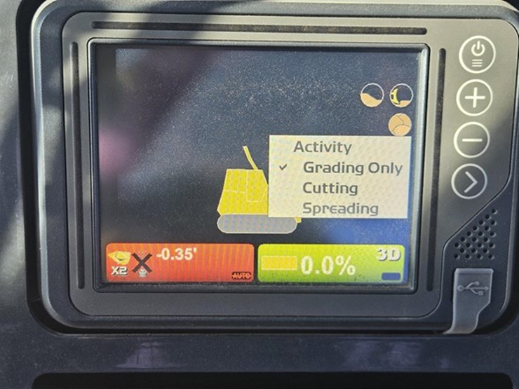 2020-deere-850l-wlt-image-44