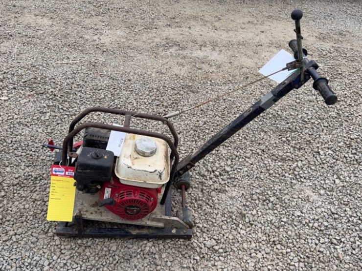 concrete-saw-with-honda-motor-image-2