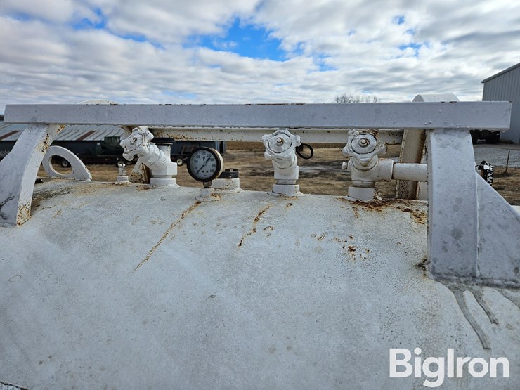 1000-gal-anhydrous-tank-trailer-image-9