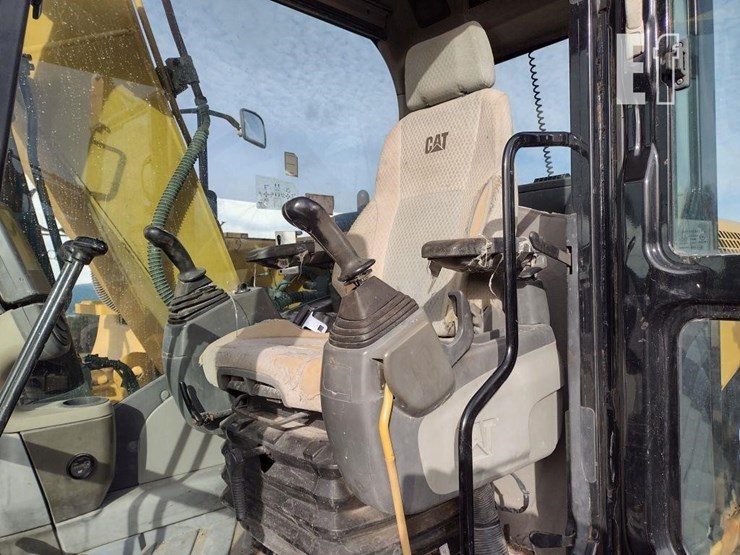 2010-caterpillar-312d-image-14