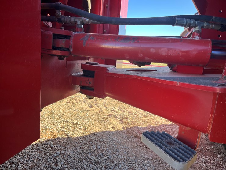 2004-versatile-2360-image-19