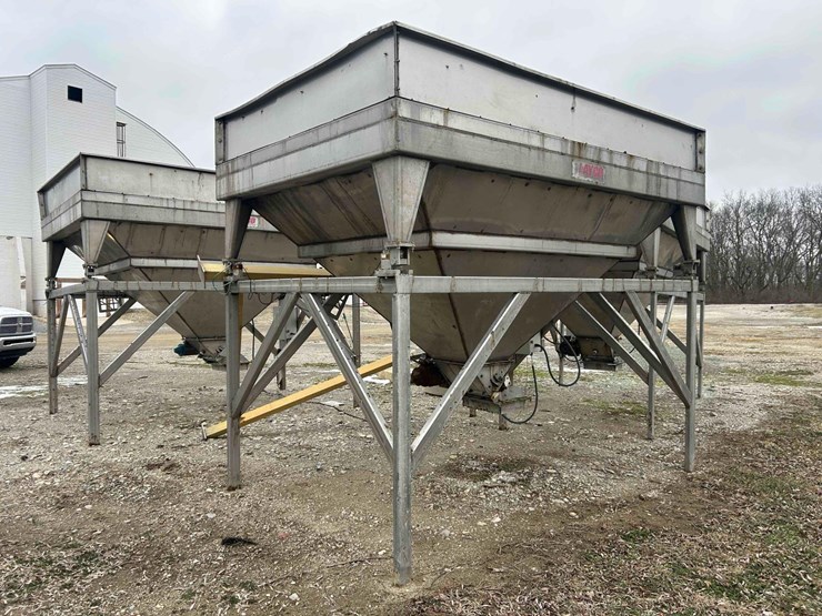 layco-stainless-steel-bin-hopper-#2-sells-offsite-image-6