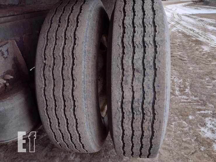 12-volvo-vhd-dump-truck^title^-image-22