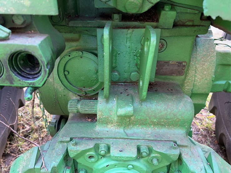 john-deere-3020-image-51