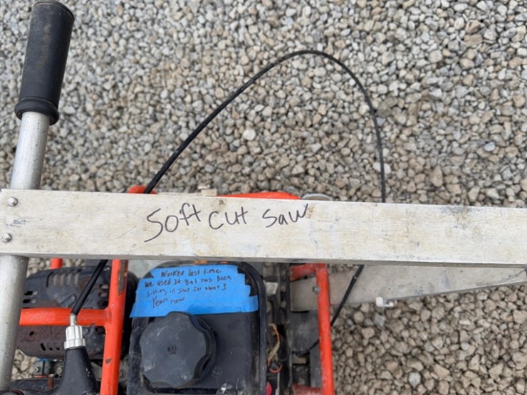 husqvarna-soft-cut-concrete-saw-image-5
