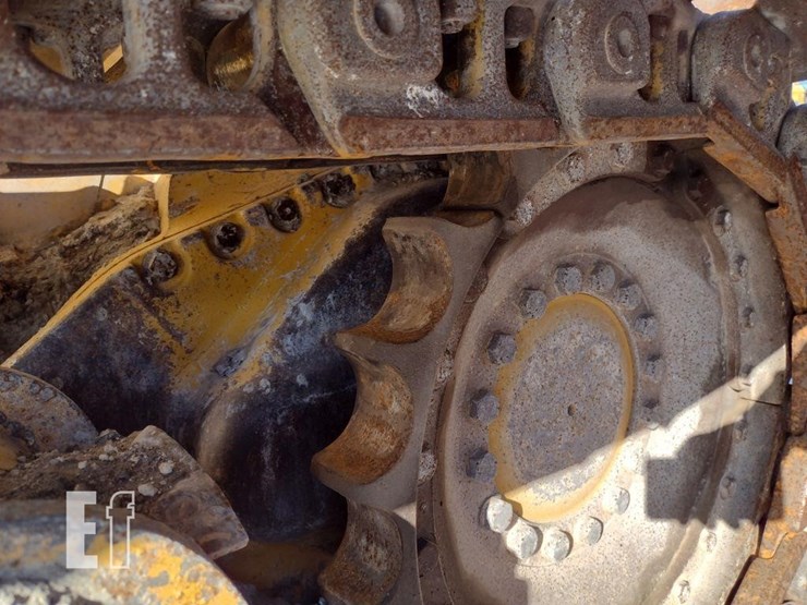 2007-deere-700j-lgp-image-24