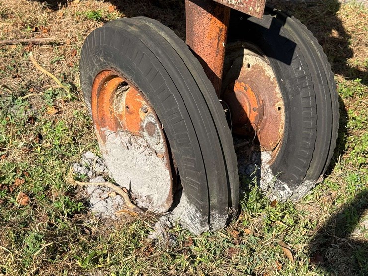 minneapolis-moline-445-image-40