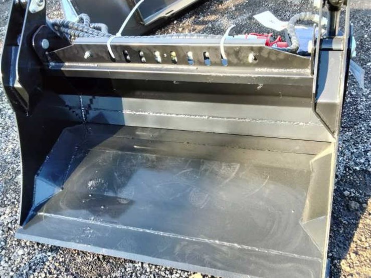 #198-•-mini-skid-steer-4-in-1-bucket-39"-image-1