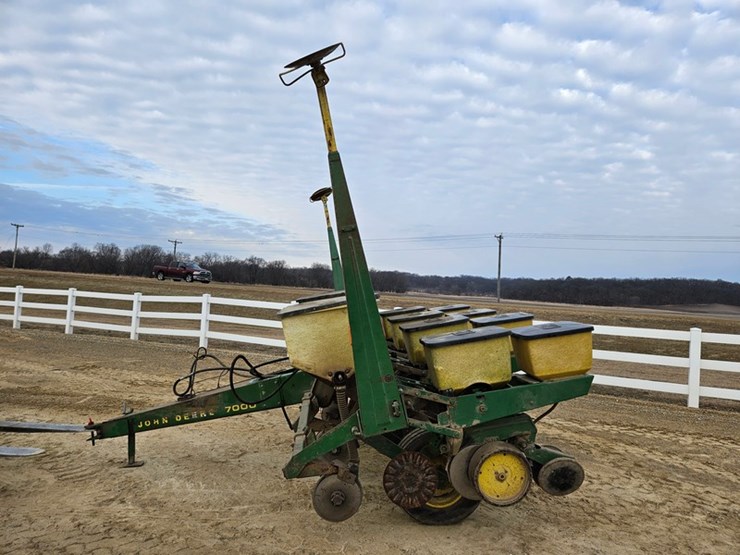 john-deere-7000-image-2