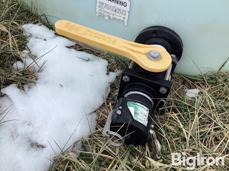 2,500-gallon-water/liquid-fertilizer-tank-image-13