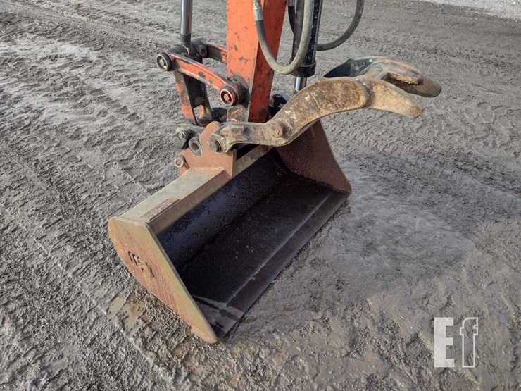 2017-kubota-kx040-4-image-17