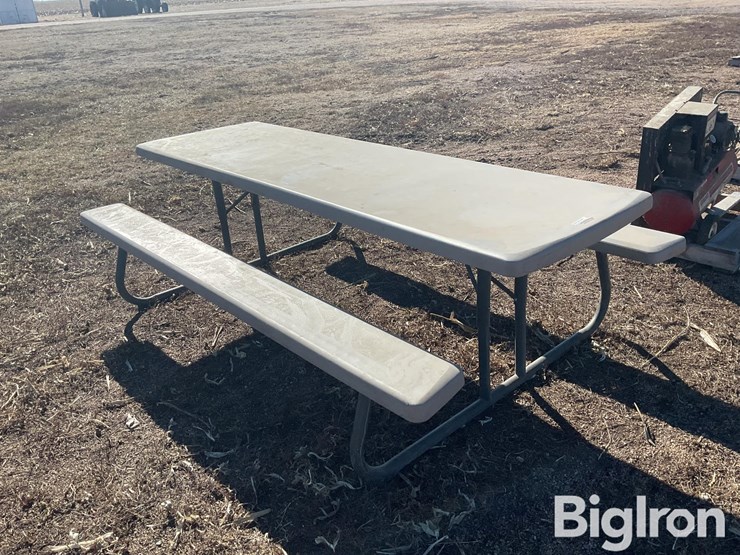 lifetime-picnic-table-image-3