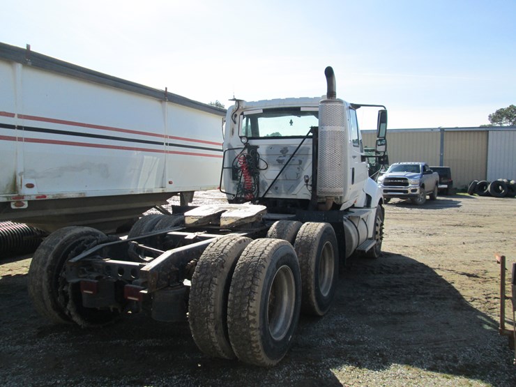 2012-international-prostar-image-3