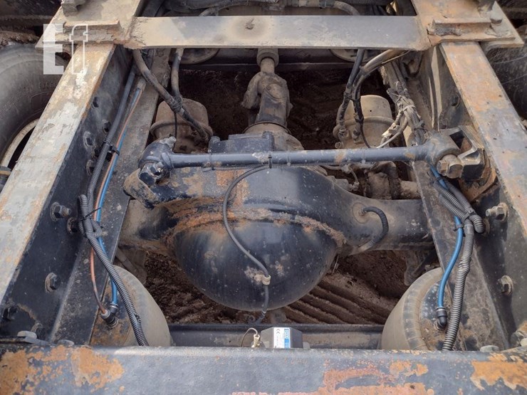 2017-freightliner-122sd-image-36