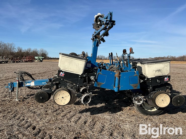 2010-kinze-3200-image-8