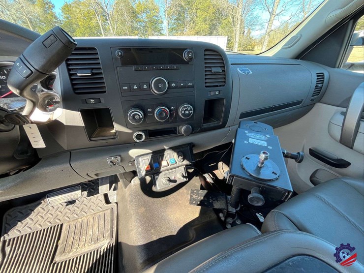 2010-chevrolet-silverado-s/a-service-truck-image-72