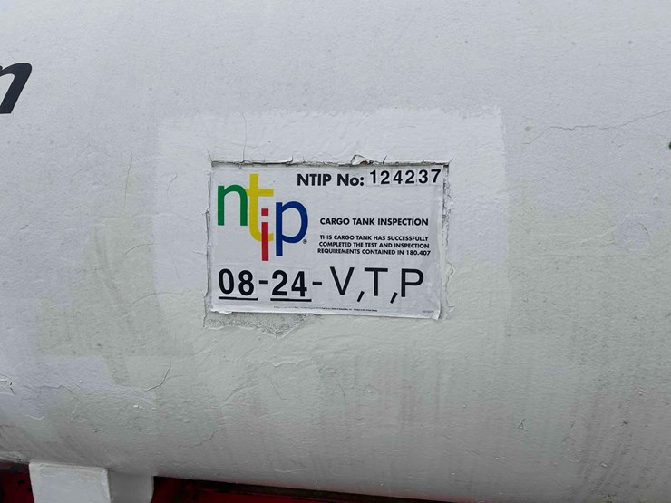 ag-systems-twin 1000-gal.-nh3-tanks-on-gear-#g5-image-12