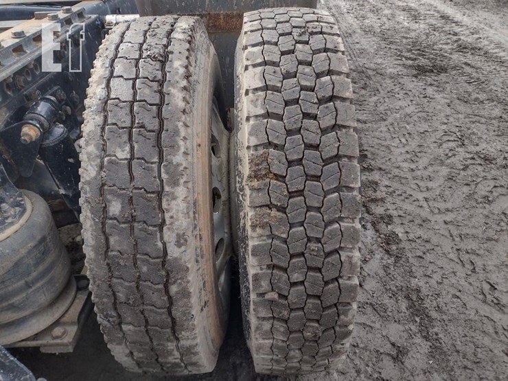 2005-western-star-4900fa-image-32