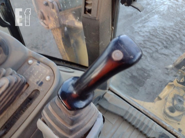 2005-caterpillar-420d-image-10