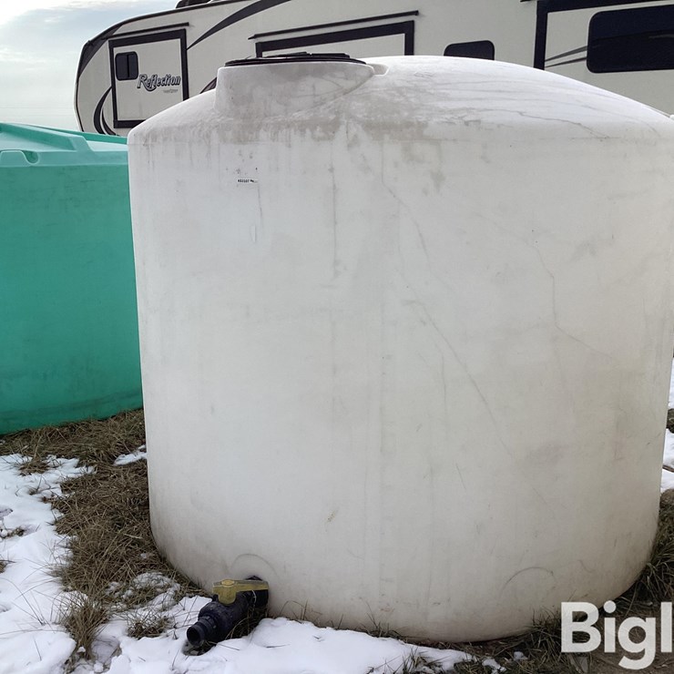 Ace Roto-Mold 1,650-Gallon Water/Liquid Fertilizer Tank
