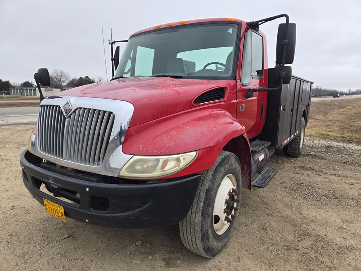 2007-international-durastar-4300-image-1