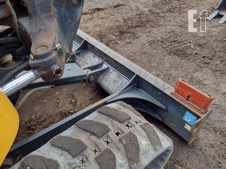 2022-deere-26g-image-24