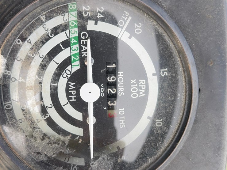 john-deere-830-image-18