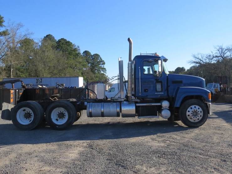 2013-mack-pinnacle-chu613-image-16