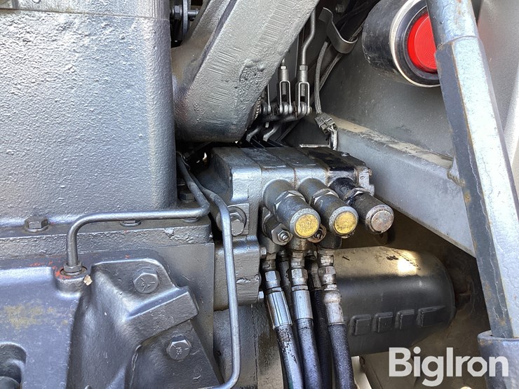 1987-white-2-155-image-19