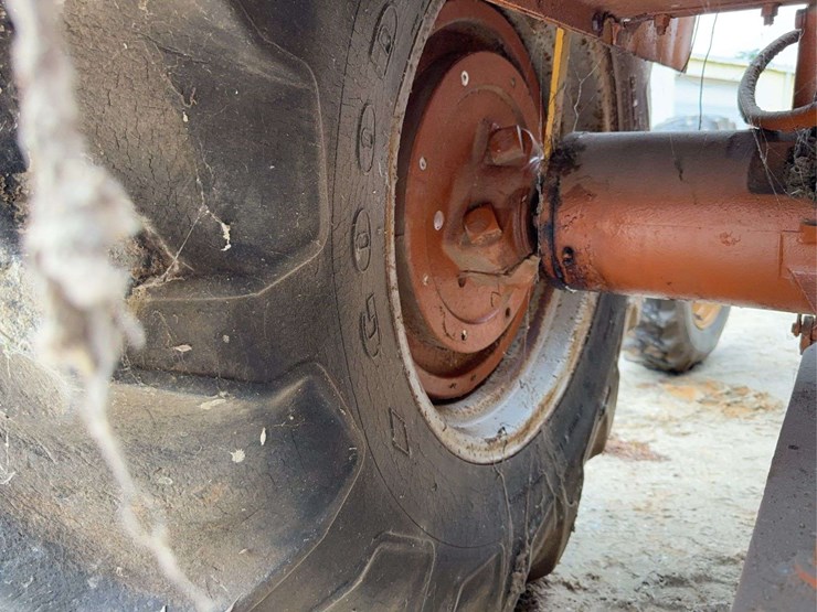 minneapolis-moline-g706-image-45