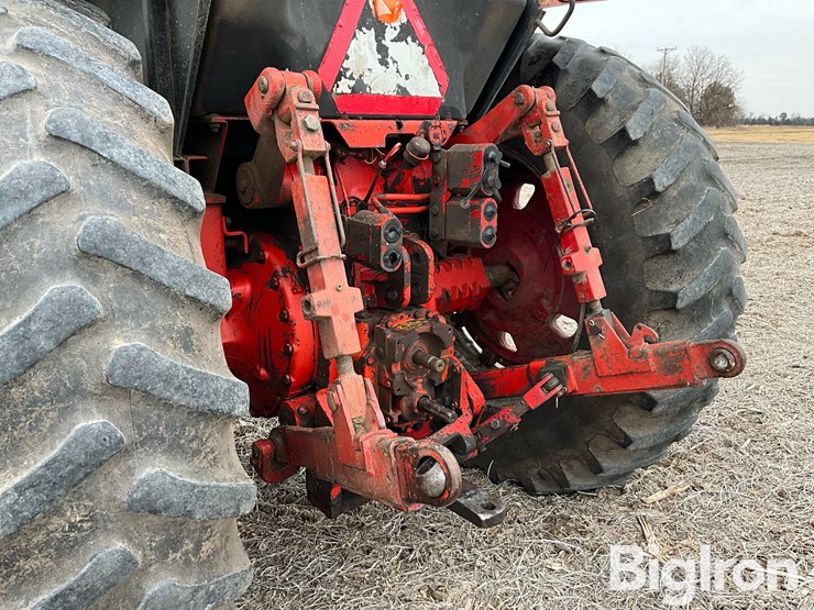 1977-international-1086-image-11