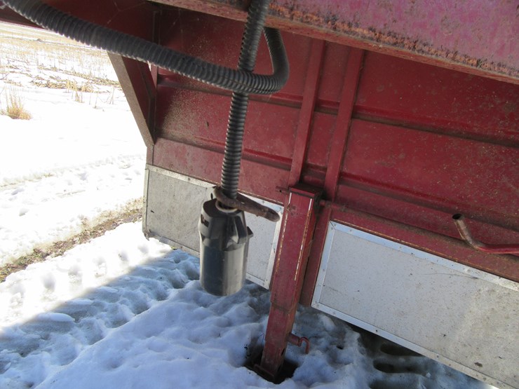 #8958-•-1991-travalong-gooseneck-livestock-trailer-(has-wi-title)-image-6